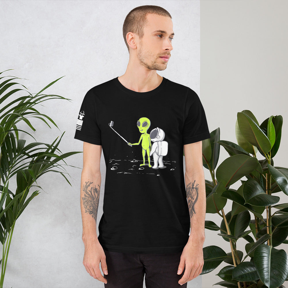 Alien Selfie - Premium T-Shirt (unisex) | TheShirtfather